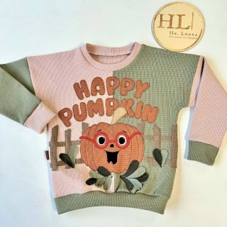 VAFLOVÉ MIKINY NA PŘÁNÍ Venku sice panuje barevný, mokrý a studený podzim, ale ve skutečnosti se k nám velmi potichu a...